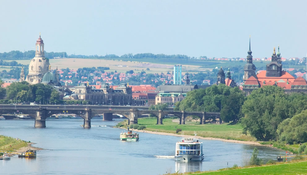 国产亚洲美日韩AV中文字幕无码成人